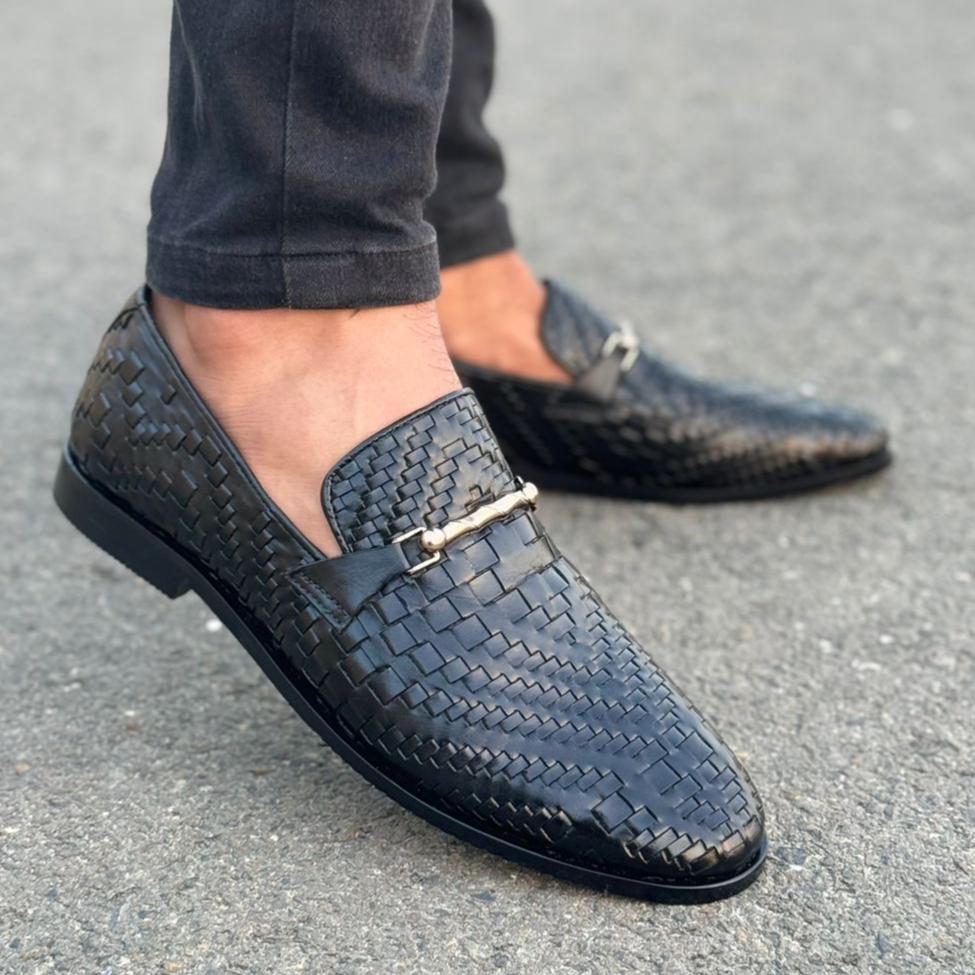 Comfortable Estadio Black shoes for men