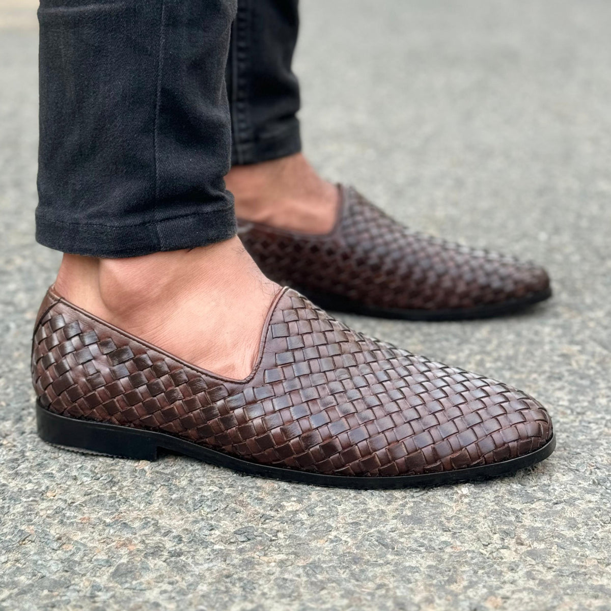 THE HAND WOVEN BROWN - 2495