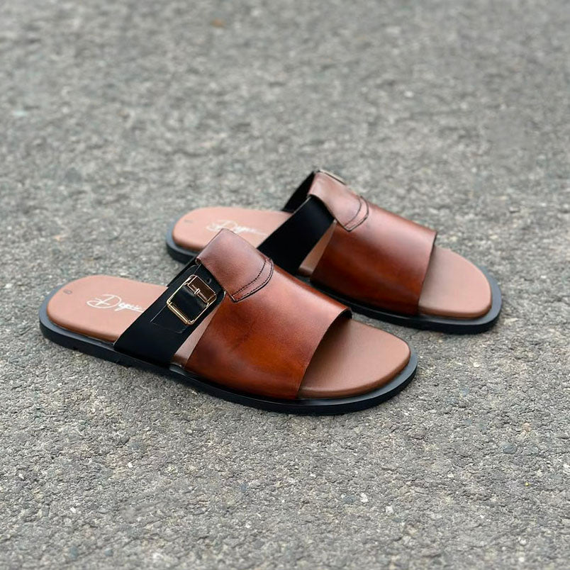 Caswell Chappal-2798